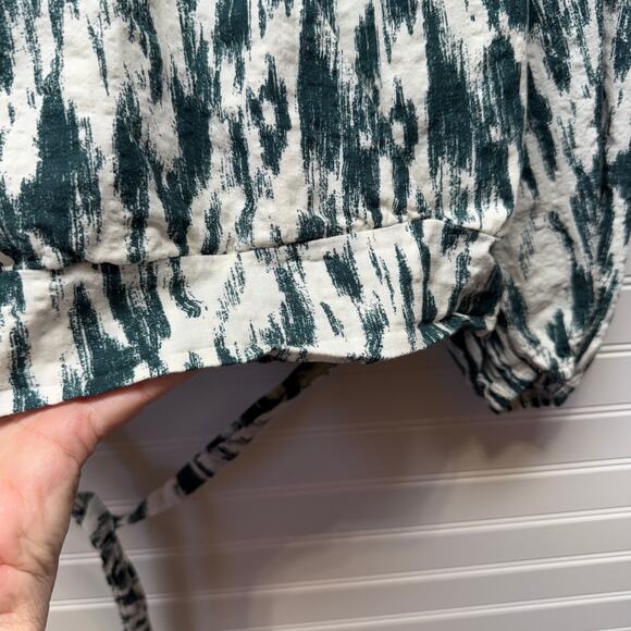 Evereve Shirred Waist w/Tie Wrap Top in the Carson Style Size XL - Picture 7 of 12